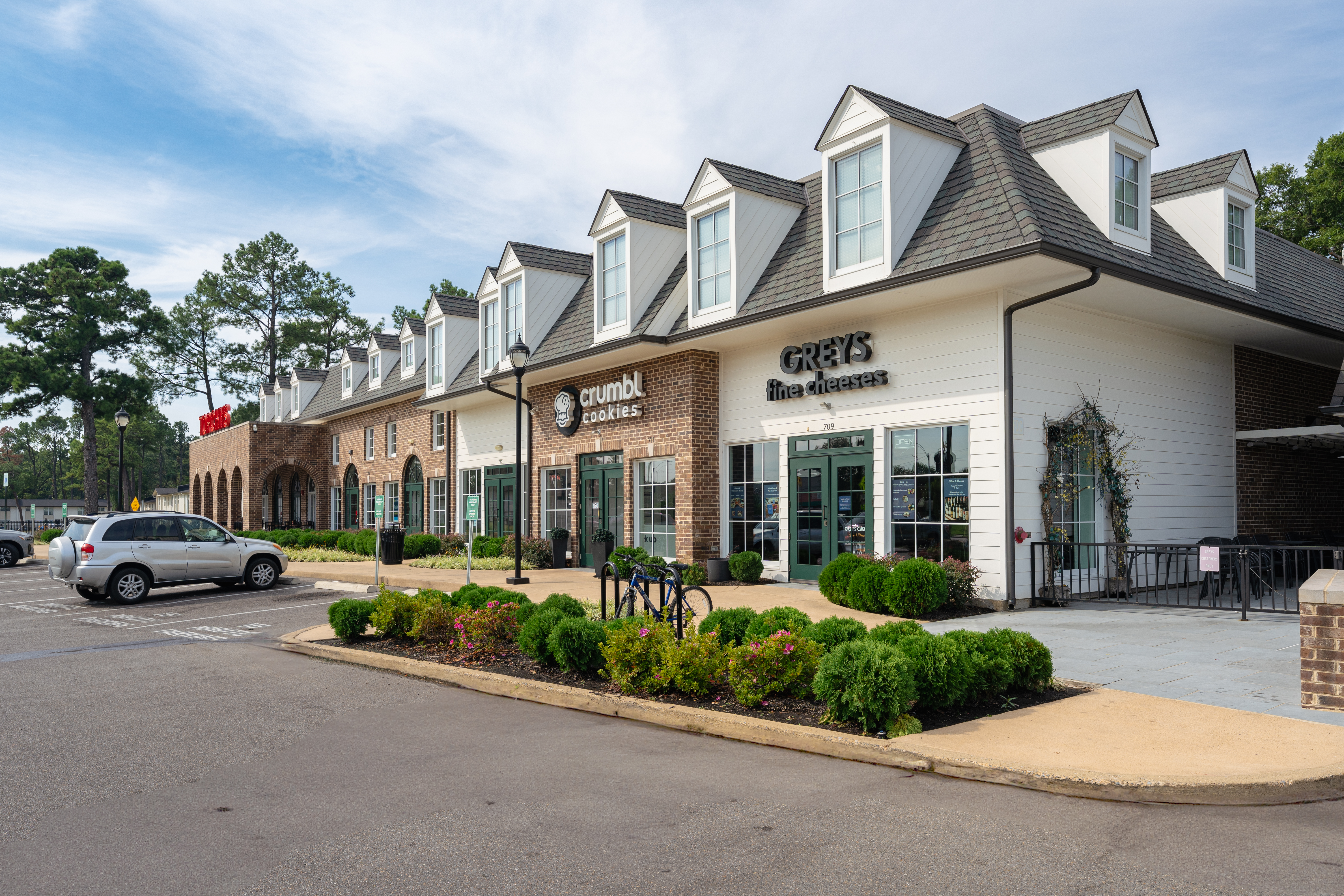 tobacco corner memphis Williamsburg Village Shopping Center